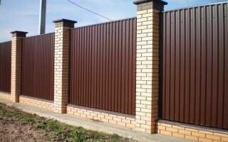 Какой профнастил лучше для забора – советы специалиста