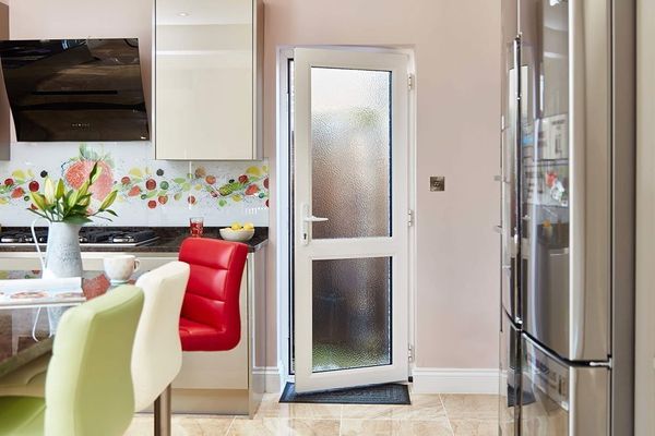 металлопластиковые двери