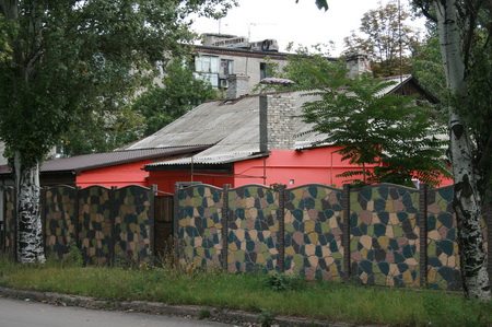 Бетон, но не обязательно серый. Бетон, но не обязательно серый.