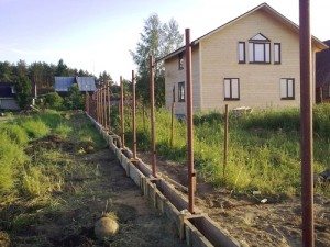 Без дополнительного цементирования надежность забора по вопросом