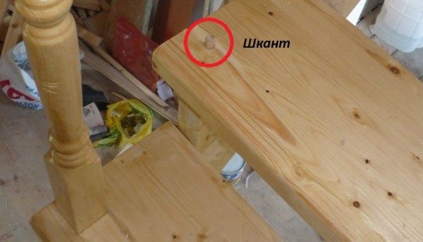 Для деревянных ступеней подойдет шкант в сочетании с клеем