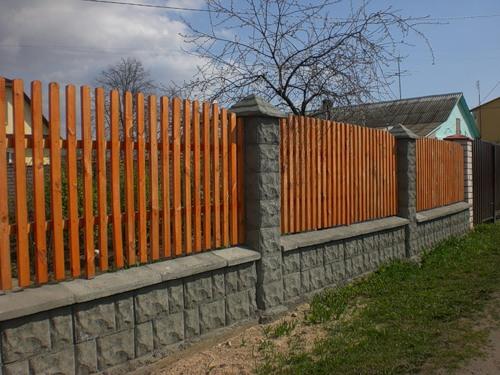 Легкие пролеты из штакетника Легкие пролеты из штакетника