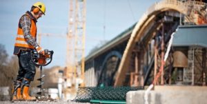 Преимущества бензиновых буров в их надежности