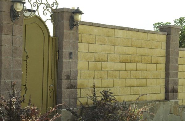 Забор из разноцветного бессера Забор из разноцветного бессера