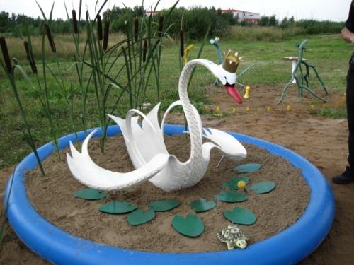 Лебедь из покрышки